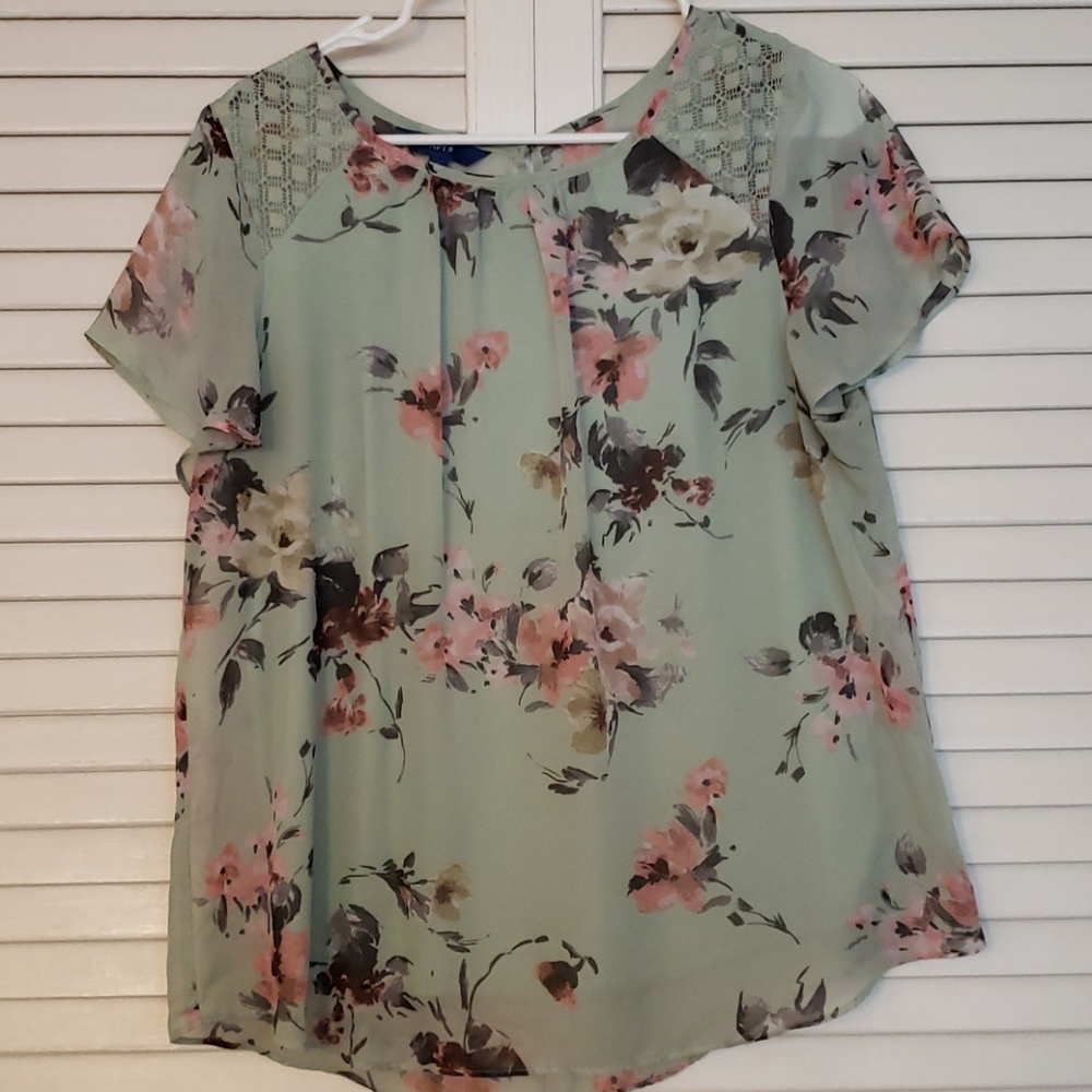 Mint green blouse with punk flower design size L